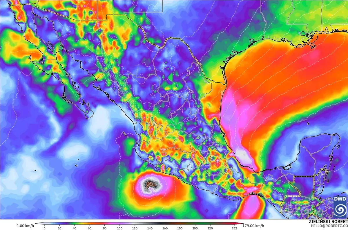 Ráfagas hasta 132 km/h, con un núcleo de fuerza de tifón (≥ 118 km/h) cerca de México, sábado 17 de octubre de 2026. Modelo ICON