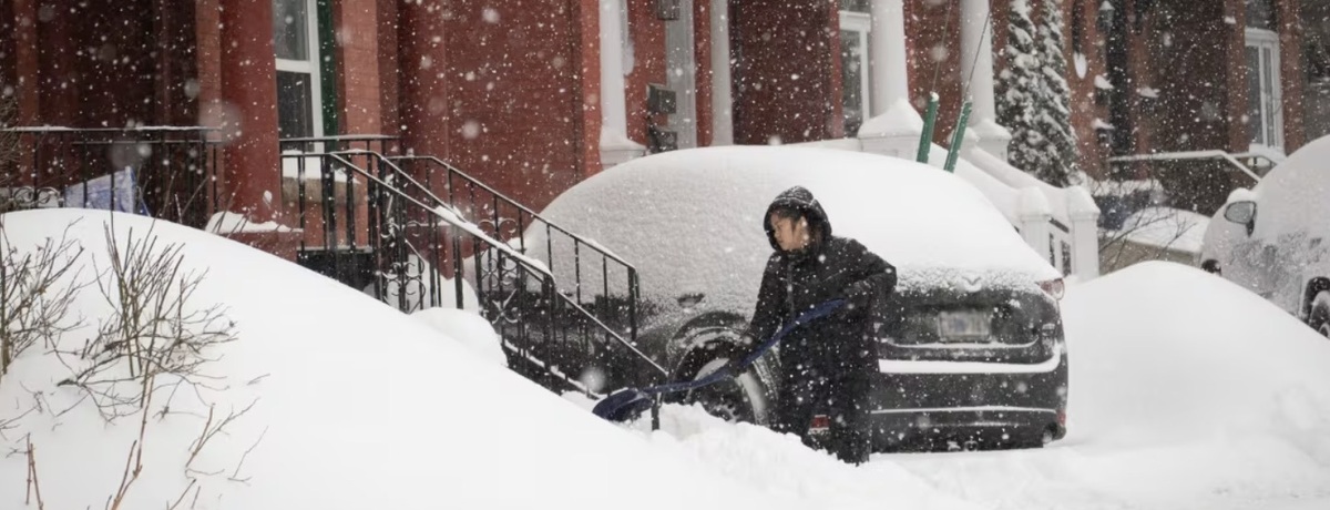 Ataque de tormenta de nieve. Vuelos cancelados, escuelas cerradas.