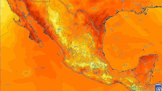Tormentas eléctricas con granizo golpean a San Cristóbal de las Casas. Solo hay lluvia ligera en la mayor parte de las tierras bajas. Las noches se mantienen agradables en Cancún.